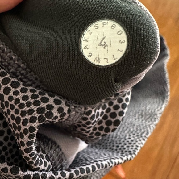 Lululemon Wunder Under Crop (Hi-Rise) (Full-On Luxtreme 21") - Picture 10 of 10